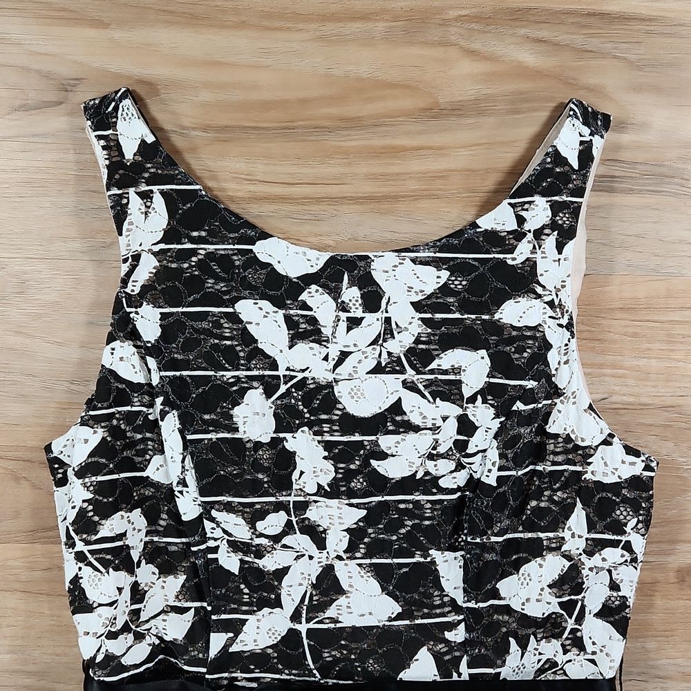 ☔️🔺️Signature by Robbie Bee Black w/White Lace Overlay Sleeveless Dress Small - Picture 7 of 12